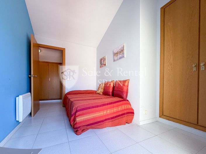 Image No.48-4 Bed Flat for sale