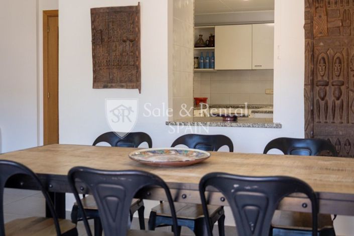 Image No.5-4 Bed Flat for sale