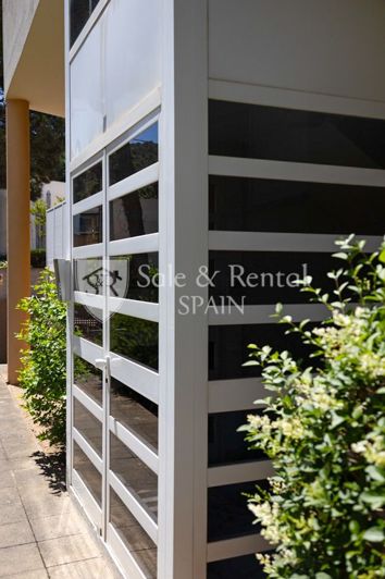 Image No.54-4 Bed Flat for sale