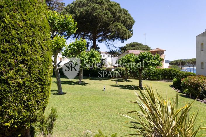 Image No.55-4 Bed Flat for sale