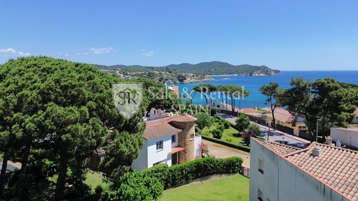 Image No.66-4 Bed Flat for sale