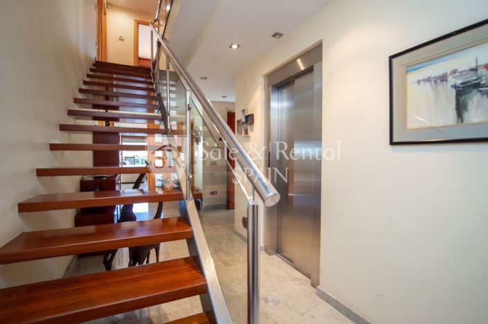 Image No.20-7 Bed Villa for sale