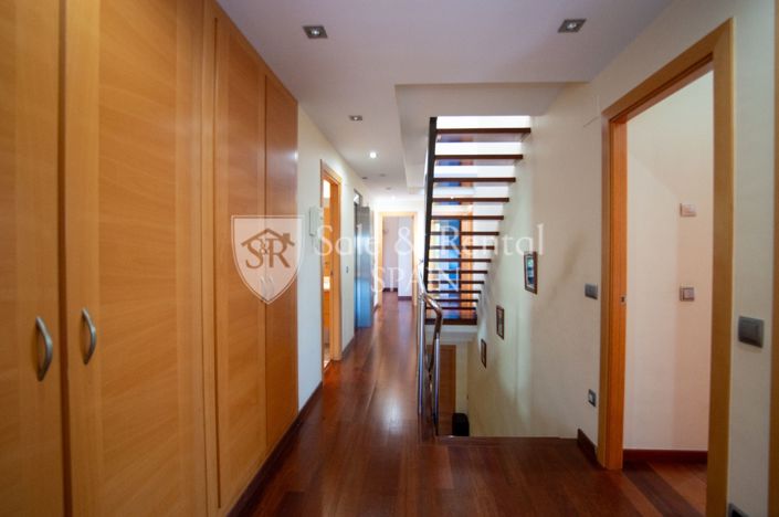 Image No.44-7 Bed Villa for sale