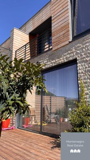 Image No.2-3 Bed Townhouse for sale