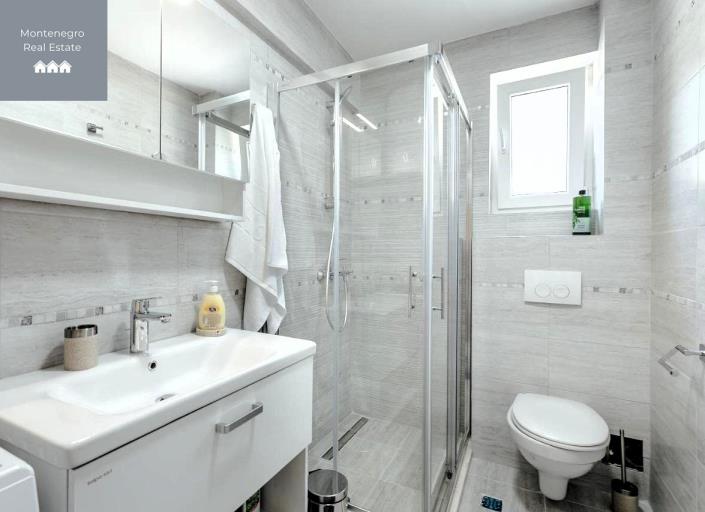 Image No.18-11 Bed Hotel for sale