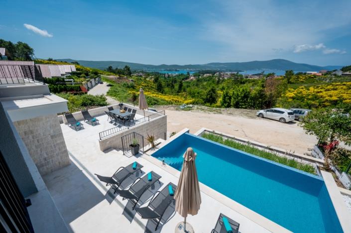 Image No.2-4 Bed Villa for sale