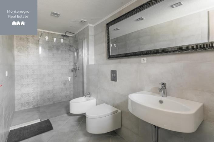 Image No.23-Villa de 5 chambres à vendre à Tivat