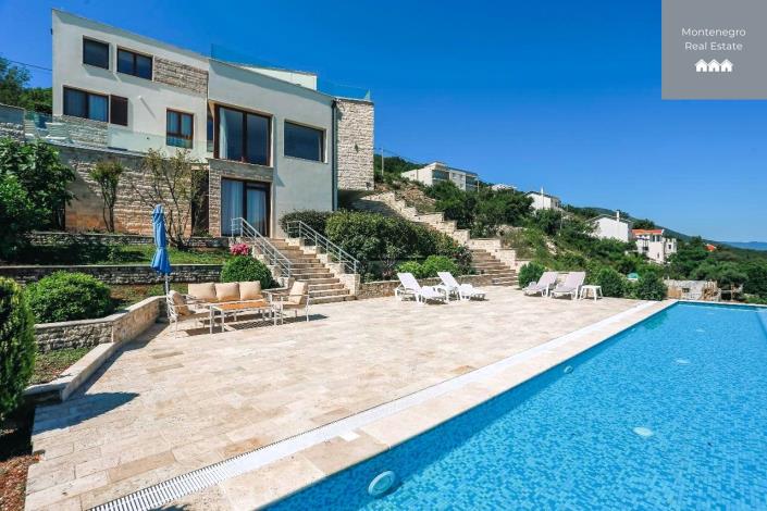 Image No.3-Villa de 5 chambres à vendre à Tivat