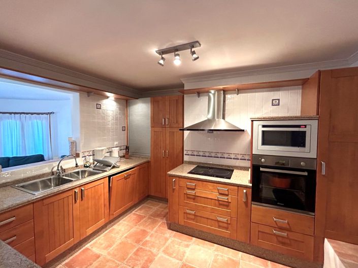 Image No.18-5 Bed Villa for sale