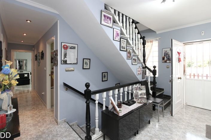 Image No.8-5 Bed Villa for sale