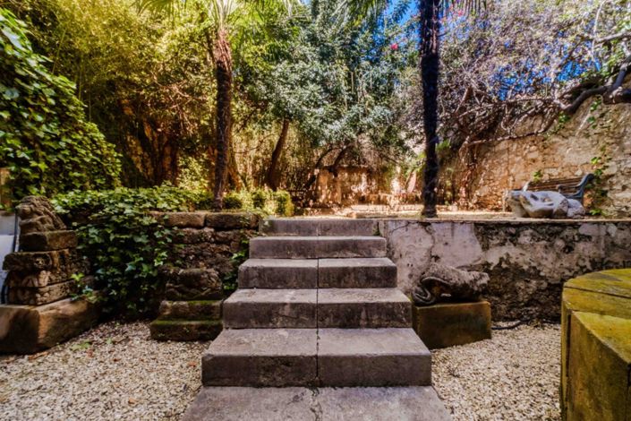 Image No.22-4 Bed Townhouse for sale