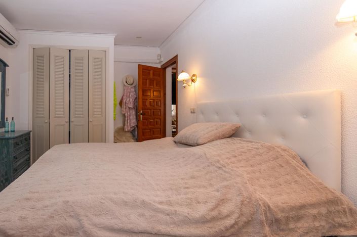 Image No.14-4 Bed Villa for sale