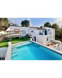 villadeniarenovatedseaviewsvp2615