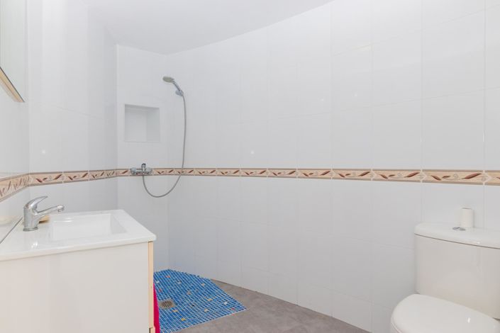 Image No.38-5 Bed Villa for sale