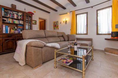 villa-strand-denia-wohnzimmer