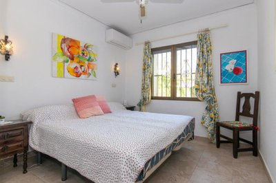 villa-strand-denia-hauptschlafzimmer