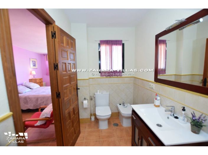 Image No.28-3 Bed Villa for sale