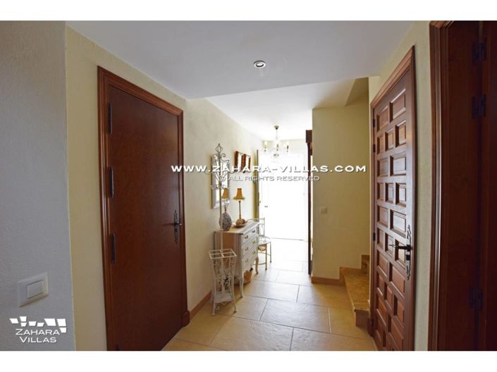 Image No.9-3 Bed Villa for sale