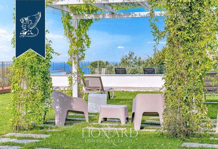 Image No.11-10 Bed Hotel for sale