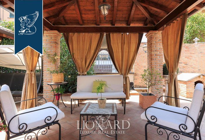 Image No.14-8 Bed Villa for sale