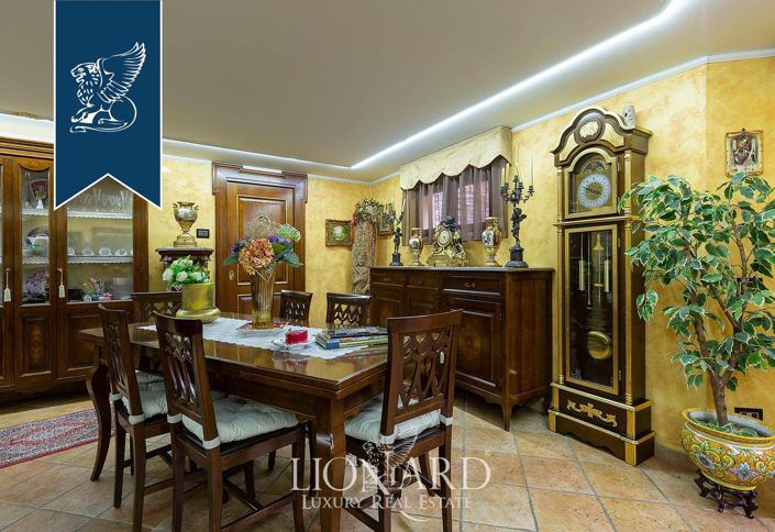 Image No.32-8 Bed Villa for sale