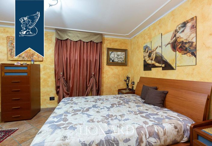 Image No.35-8 Bed Villa for sale