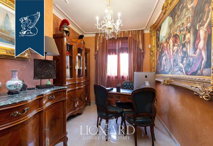 Image No.38-8 Bed Villa for sale