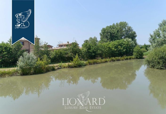 Image No.39-8 Bed Villa for sale