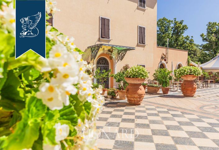 Image No.21-9 Bed Villa for sale