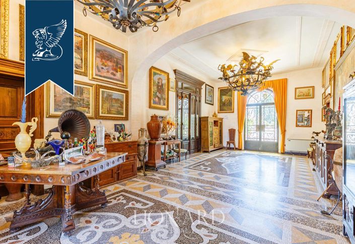 Image No.28-9 Bed Villa for sale