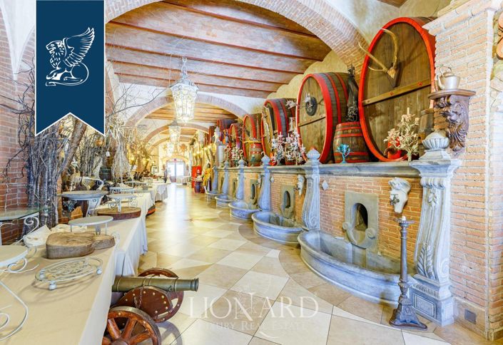 Image No.31-9 Bed Villa for sale