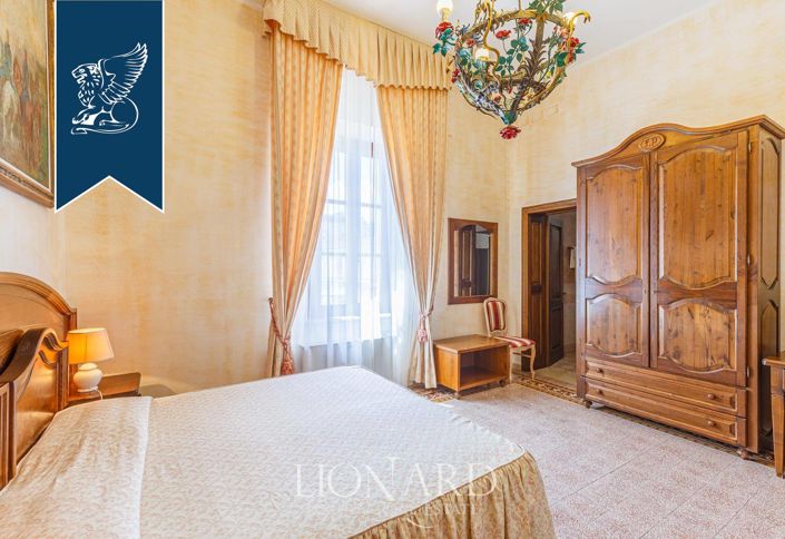 Image No.42-9 Bed Villa for sale