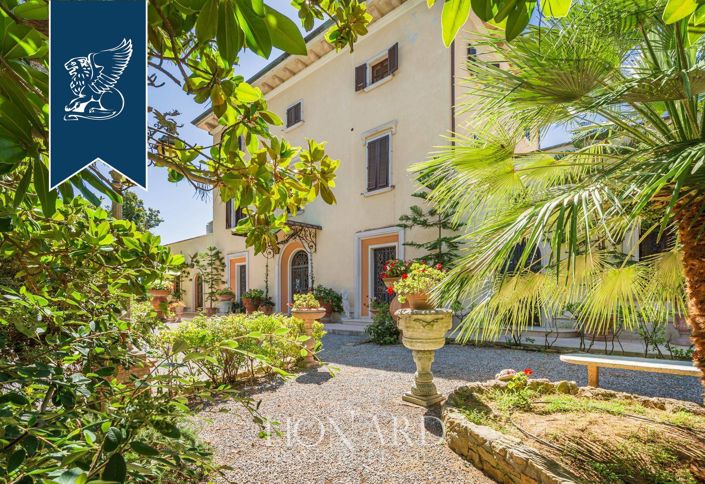 Image No.7-9 Bed Villa for sale