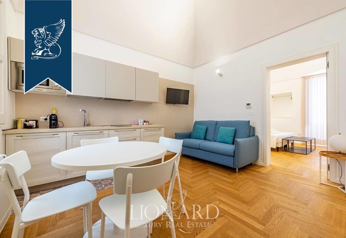 Image No.18-15 Bed Property for sale