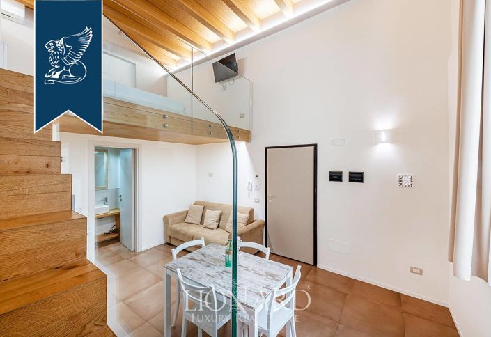 Image No.3-15 Bed Property for sale