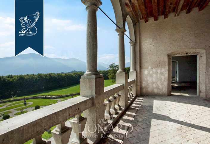 Image No.15-10 Bed Villa for sale