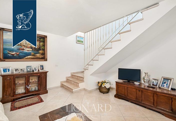 Image No.24-4 Bed Villa for sale