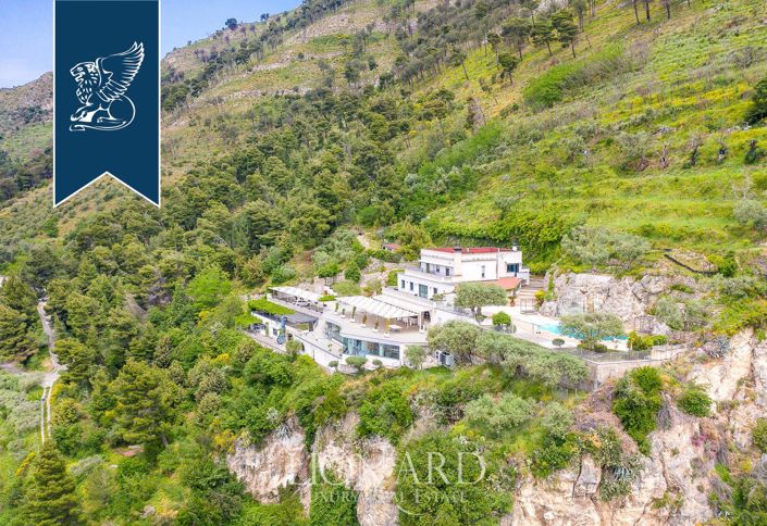 Image No.2-4 Bed Villa for sale