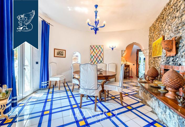 Image No.20-Villa de 6 chambres à vendre à Salerno