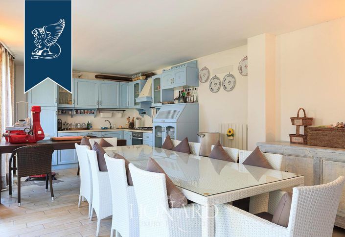 Image No.40-5 Bed Villa for sale