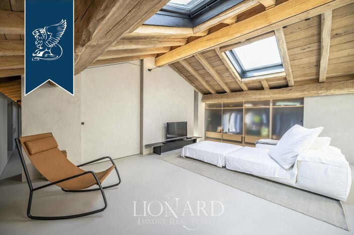 Image No.18-10 Bed Property for sale