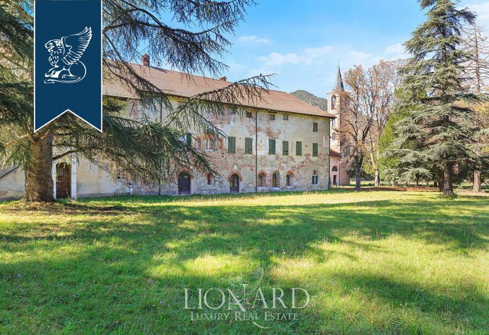 Image No.20-30 Bed Villa for sale