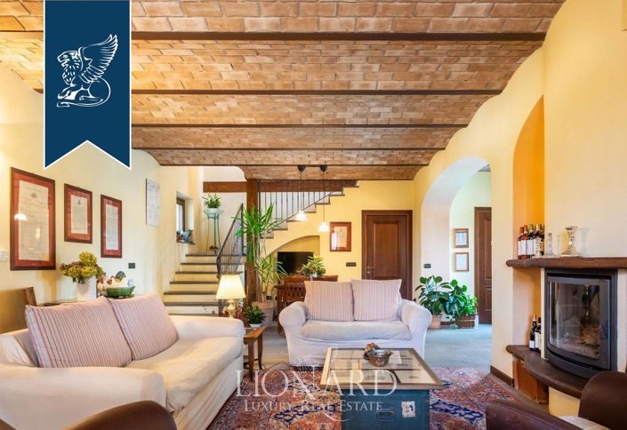 Image No.8-5 Bed Villa for sale