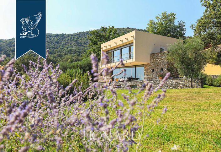 Image No.14-8 Bed Villa for sale