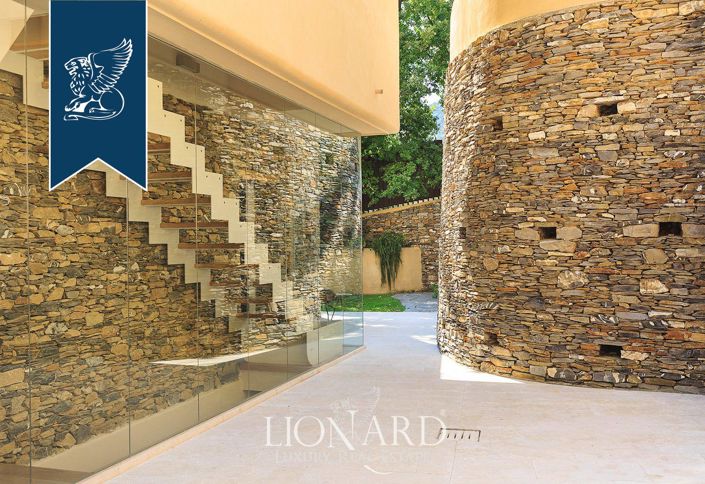 Image No.31-8 Bed Villa for sale