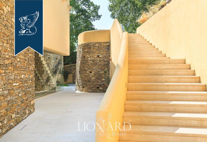 Image No.32-8 Bed Villa for sale