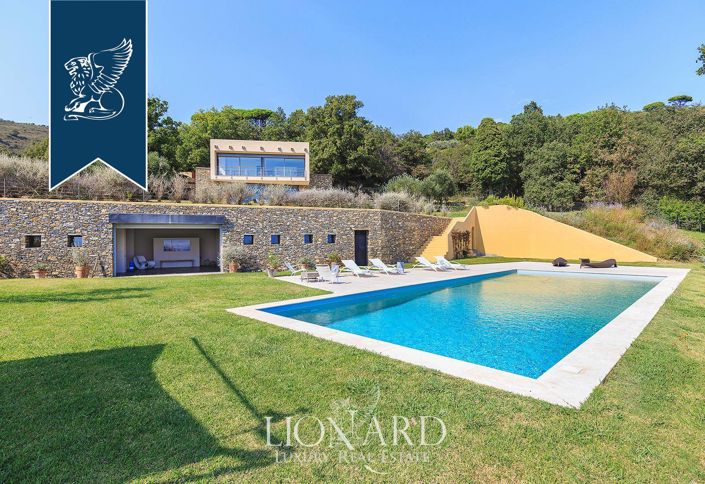 Image No.4-8 Bed Villa for sale