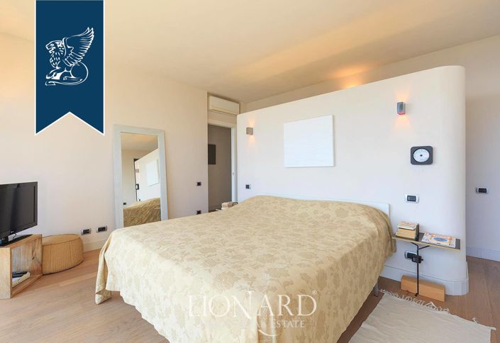 Image No.46-8 Bed Villa for sale