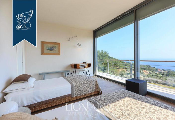 Image No.49-8 Bed Villa for sale