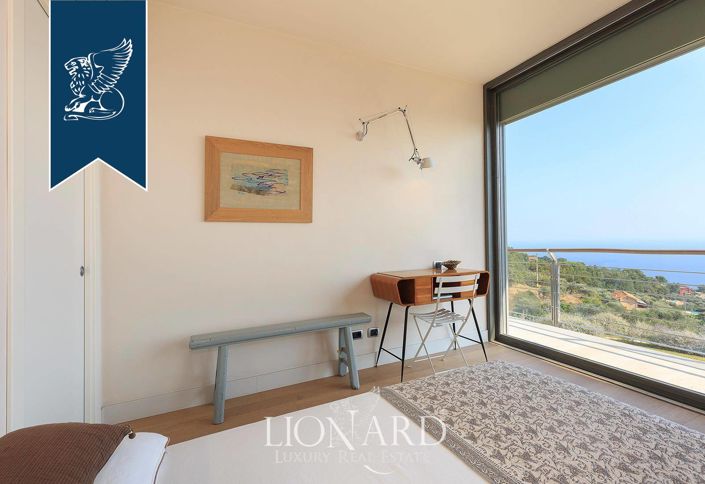 Image No.50-8 Bed Villa for sale